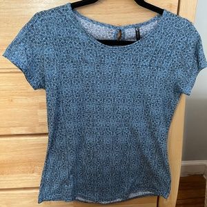 Kühl burn out short sleeved lightweight cotton blend T shirt, travel size small